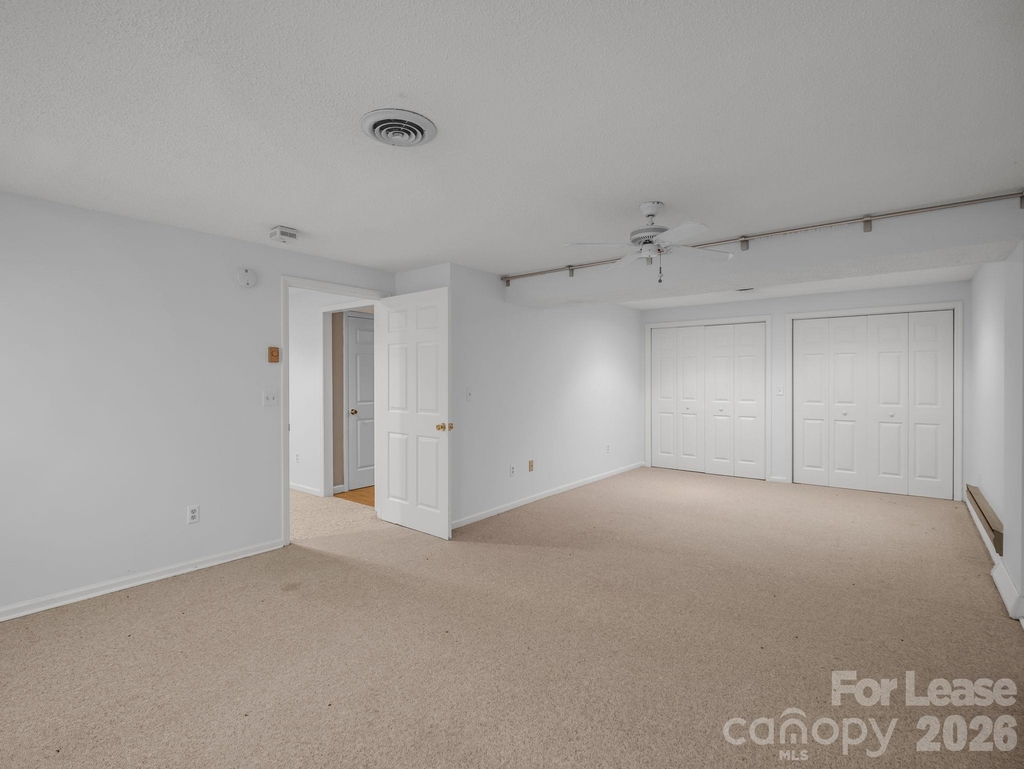 335 Melrose Avenue - Photo 38