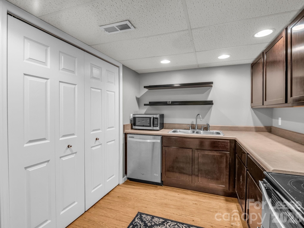335 Melrose Avenue - Photo 31