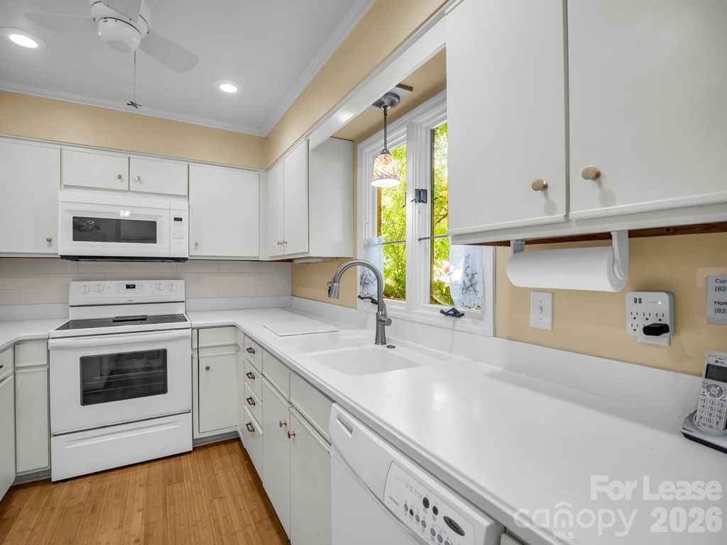 335 Melrose Avenue - Photo 7