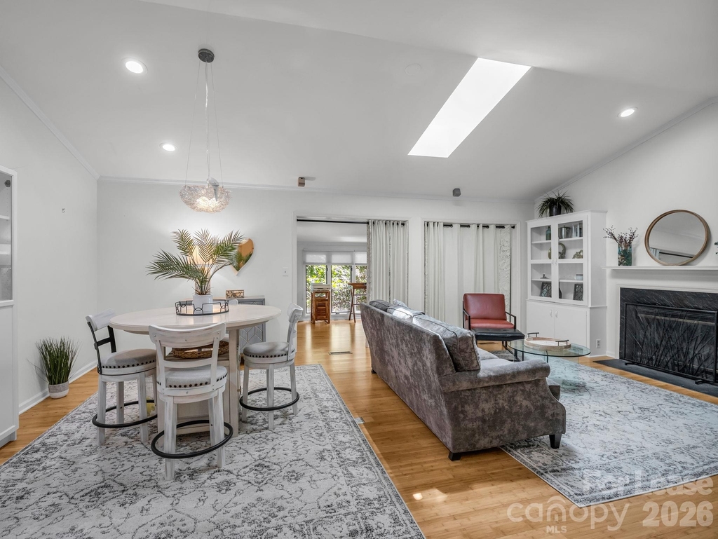 335 Melrose Avenue - Photo 11