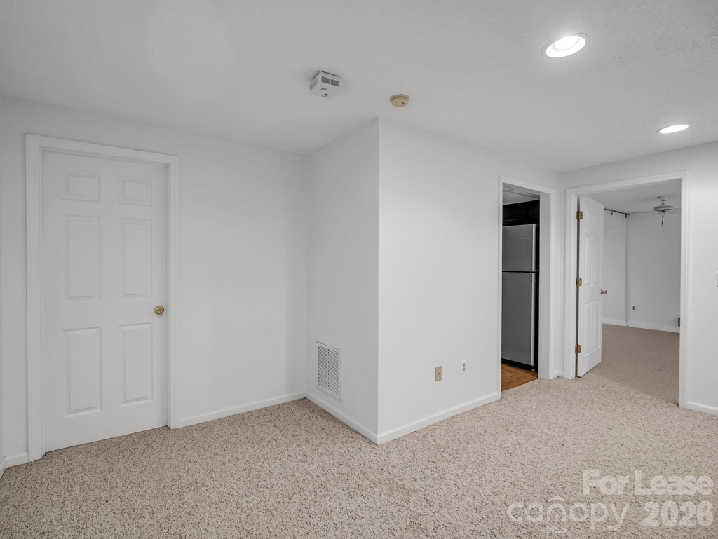 335 Melrose Avenue - Photo 28
