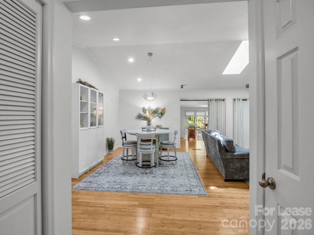 335 Melrose Avenue - Photo 5