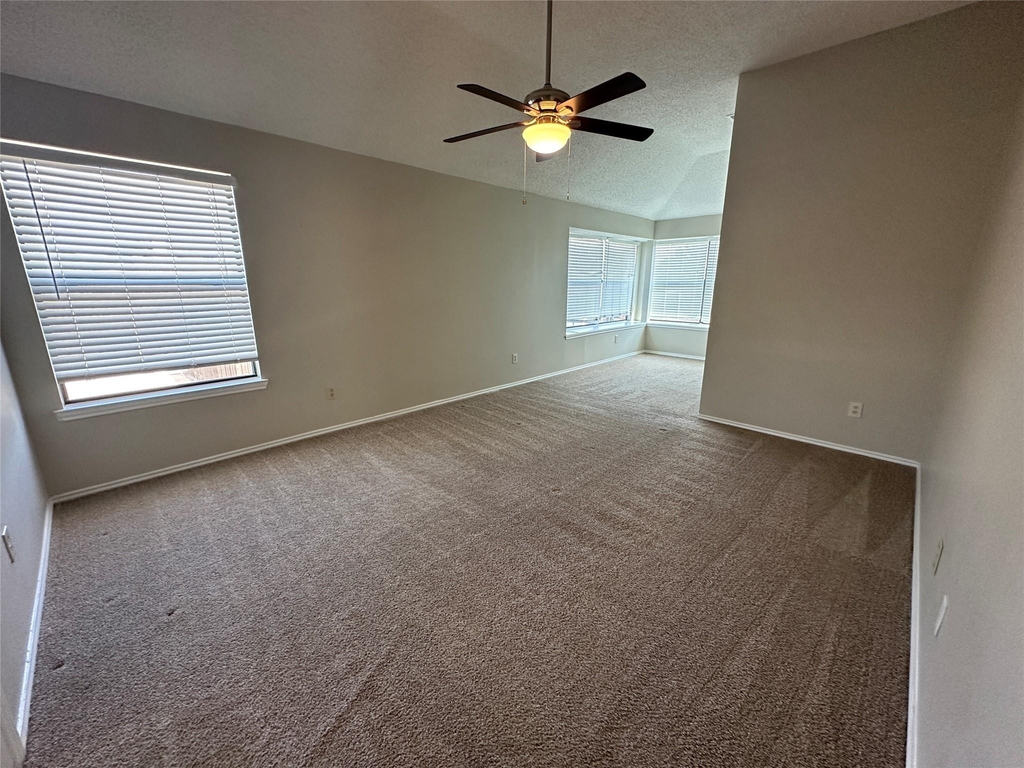 619 White Oak Street - Photo 13
