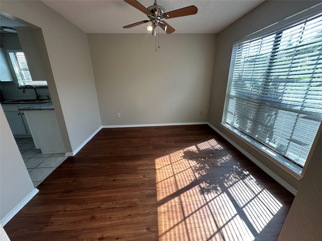 619 White Oak Street - Photo 3