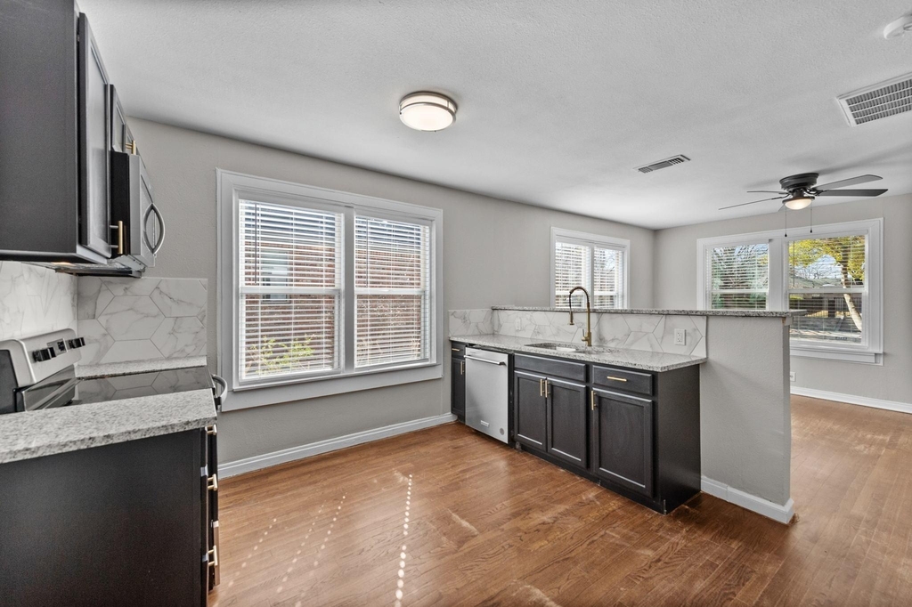 3770 W 6th Street - Photo 6