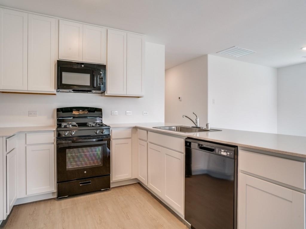 1625 Baugh Street - Photo 2