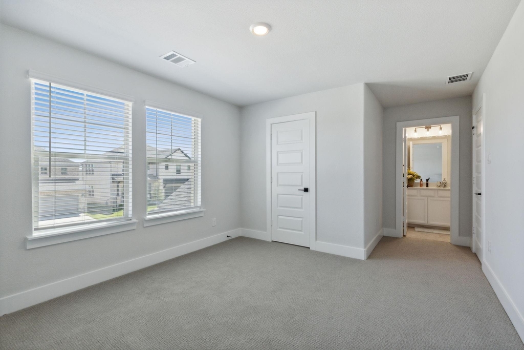 2453 Yosemite Way - Photo 24