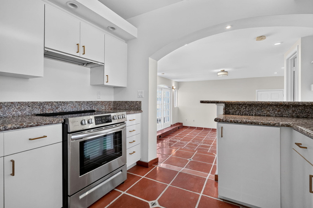 7500 W Treasure Drive - Photo 16