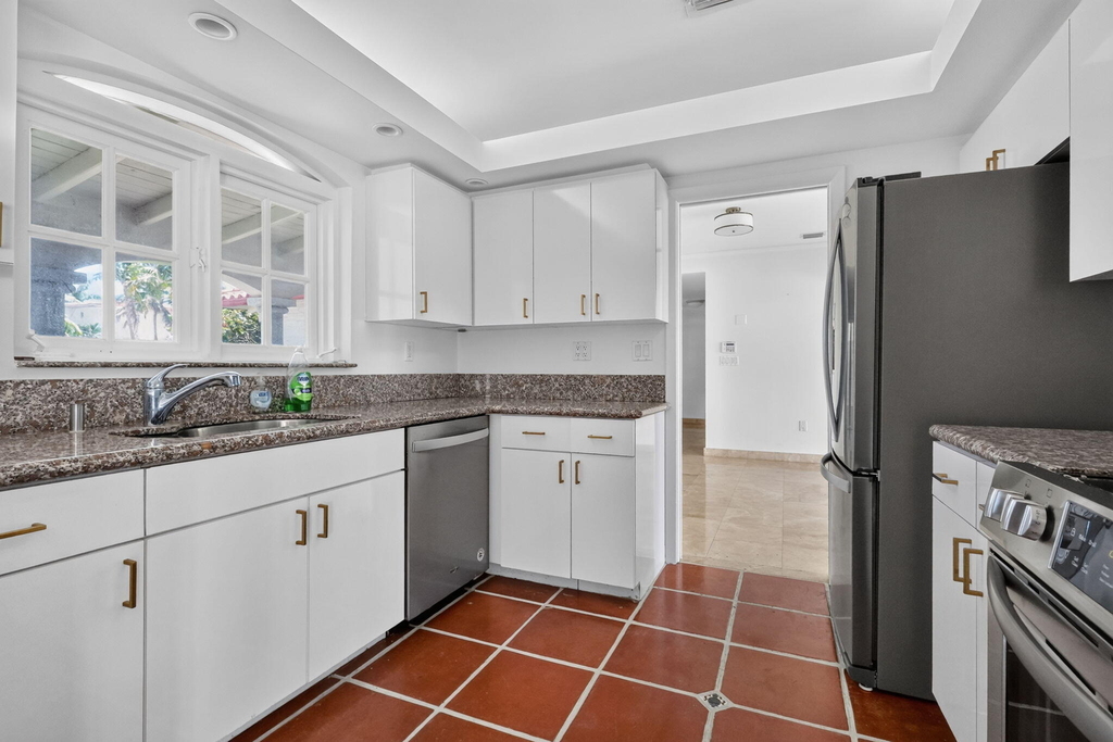 7500 W Treasure Drive - Photo 15