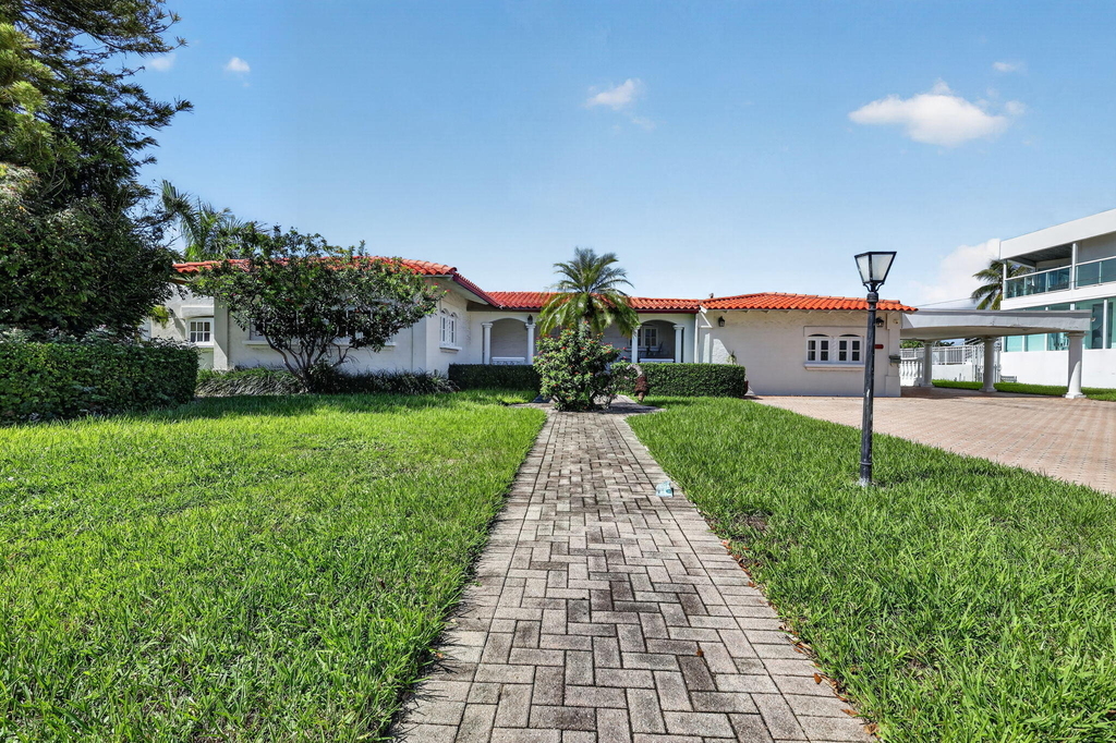 7500 W Treasure Drive - Photo 0
