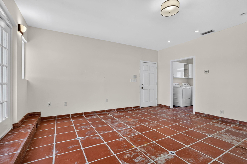 7500 W Treasure Drive - Photo 20