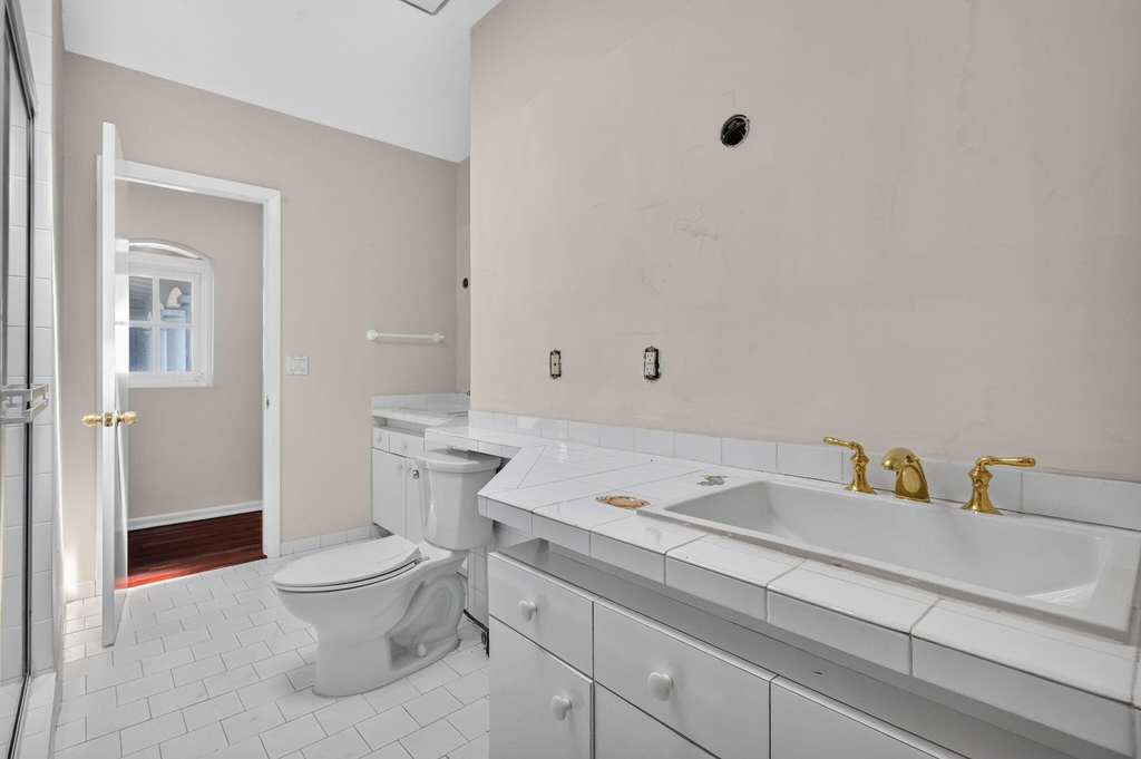 7500 W Treasure Drive - Photo 33
