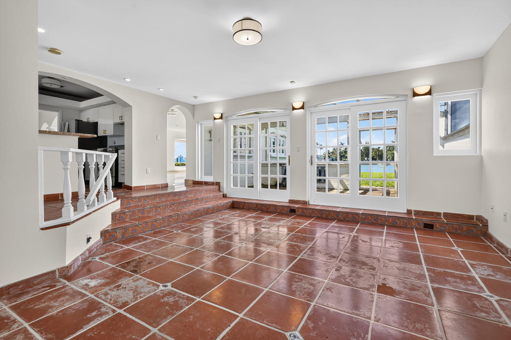7500 W Treasure Drive - Photo 19