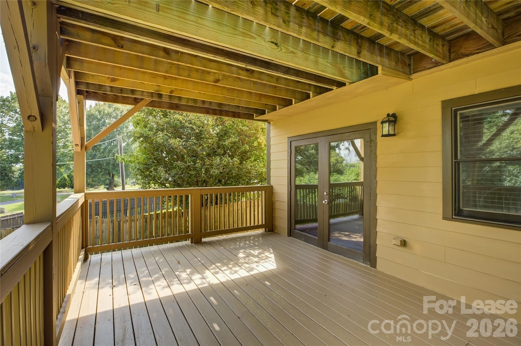 448 N Summit Avenue - Photo 41