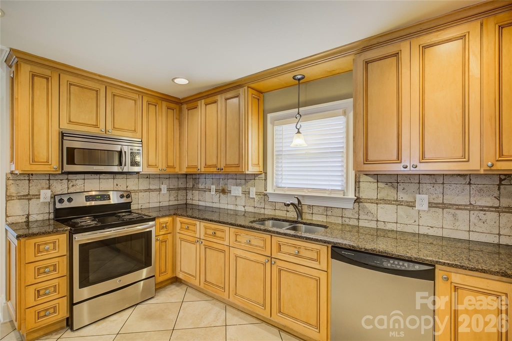 448 N Summit Avenue - Photo 12