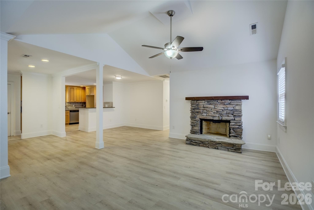 448 N Summit Avenue - Photo 9