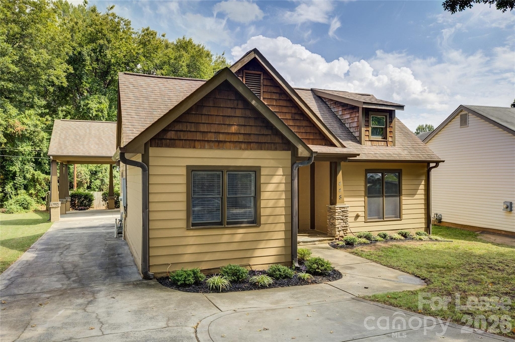 448 N Summit Avenue - Photo 1