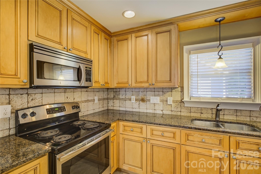 448 N Summit Avenue - Photo 14