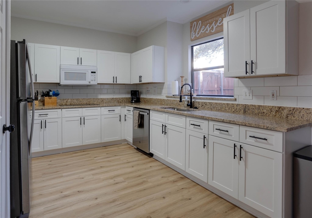 6003 Lloyd Court - Photo 5