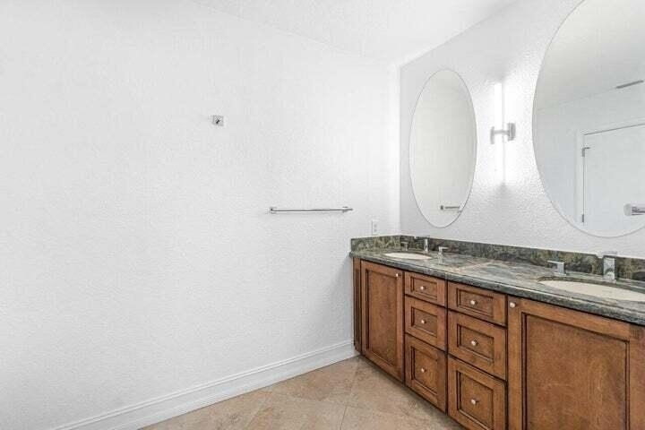 653 Nw 10th Court - Photo 16