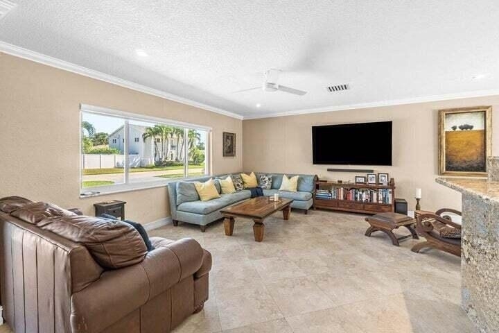 653 Nw 10th Court - Photo 7