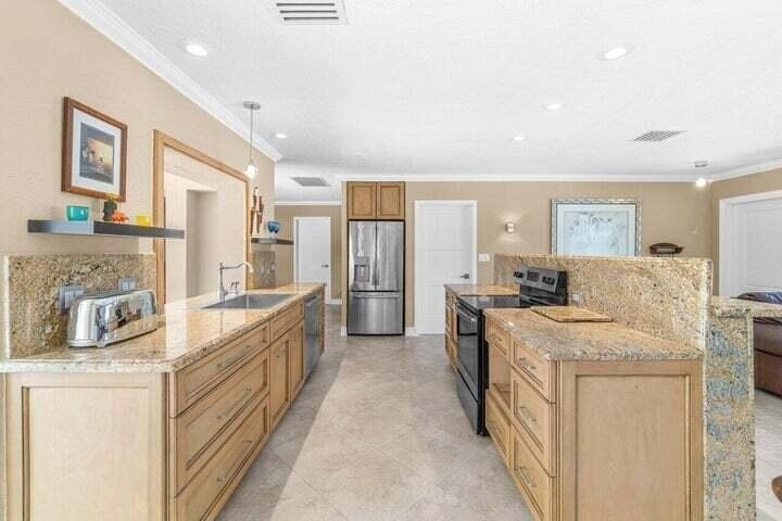 653 Nw 10th Court - Photo 11