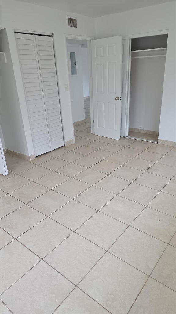 2524 Funston Street - Photo 2
