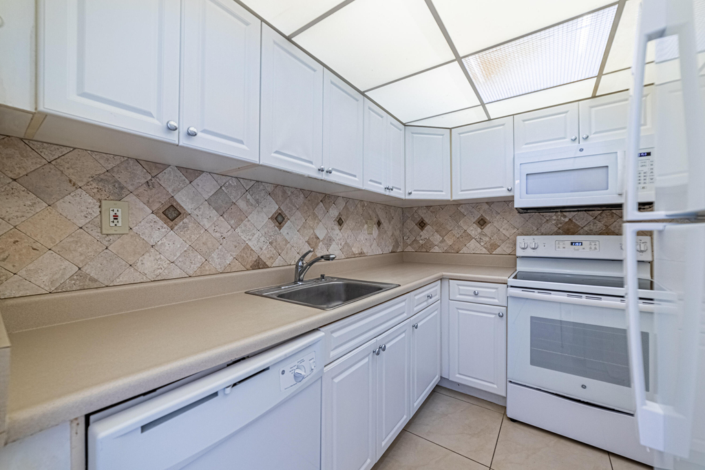1200 West Avenue - Photo 9