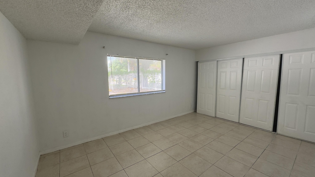 4220 Inverrary Boulevard - Photo 15
