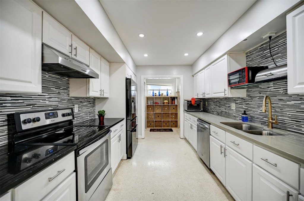 3325 Mckinley Street - Photo 3