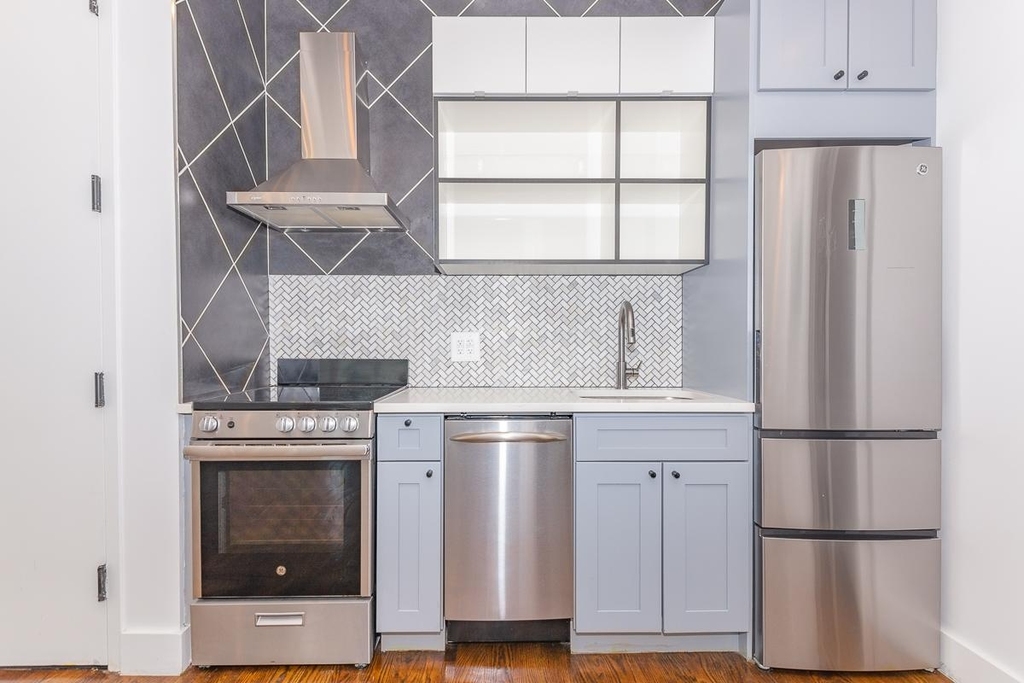 85 Graham Avenue - Photo 5