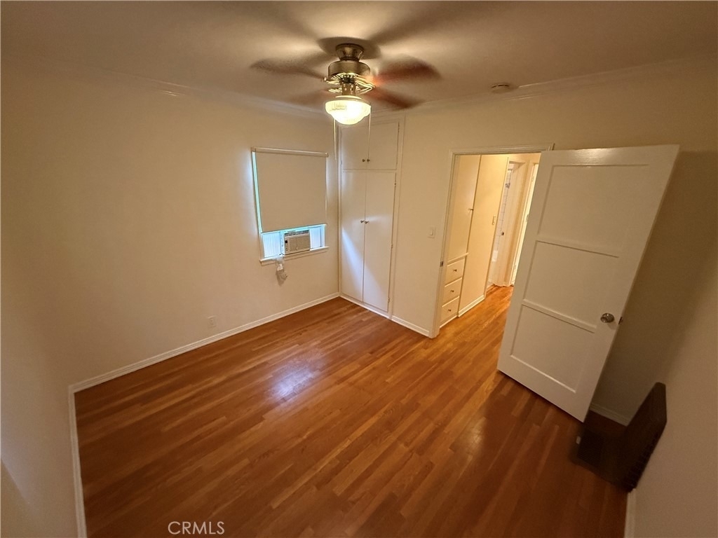 66 Eastern - Photo 14