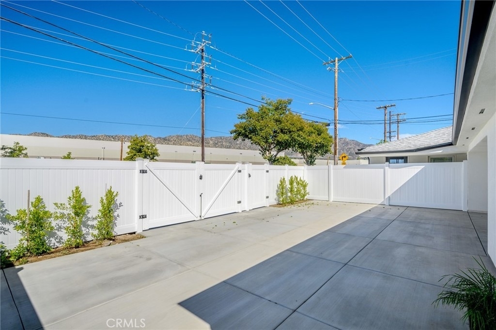 1346 N Parish Place - Photo 15