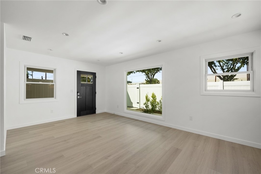 1344 N Parish Place - Photo 5