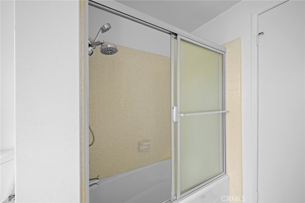 18536 Brymer Street - Photo 37