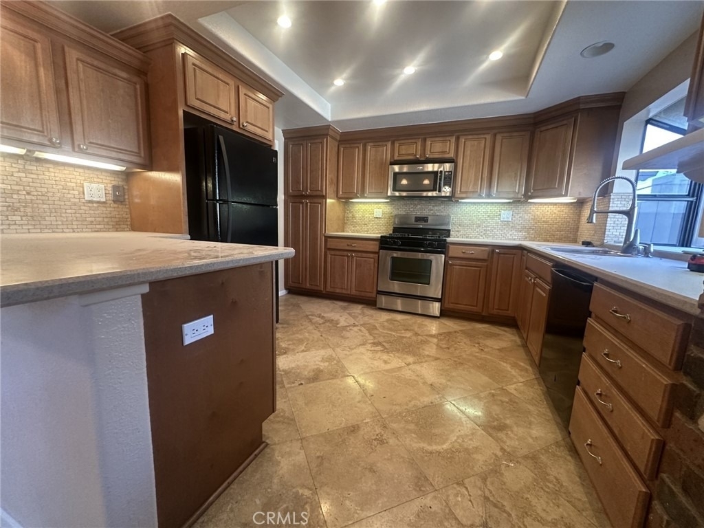 9942 Wentworth - Photo 32