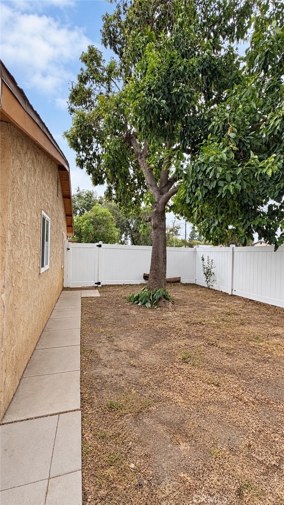 14770 Polk - Photo 2