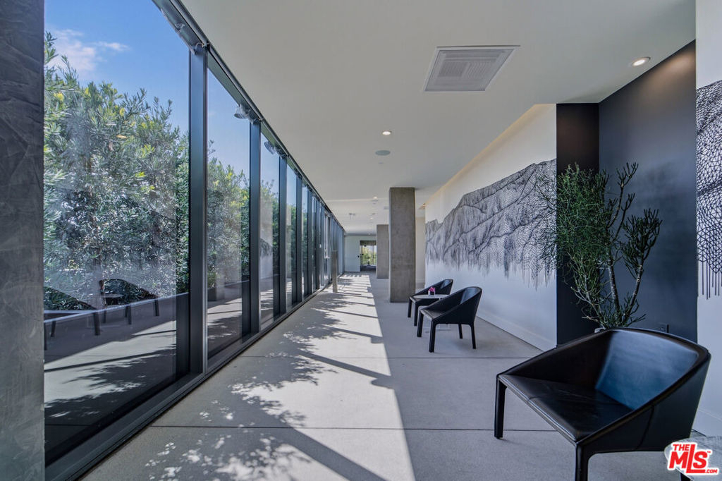 8500 W Sunset Boulevard - Photo 1