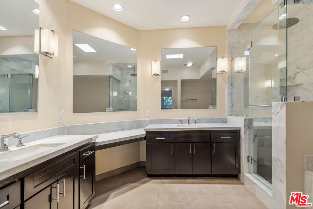 100 N Wetherly Drive - Photo 22