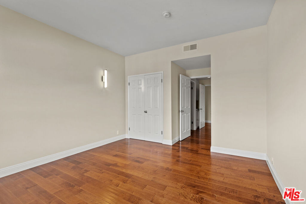 100 N Wetherly Drive - Photo 20