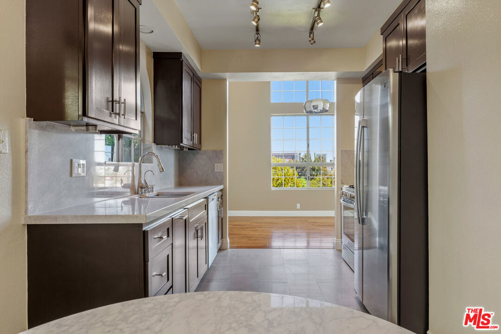 100 N Wetherly Drive - Photo 13