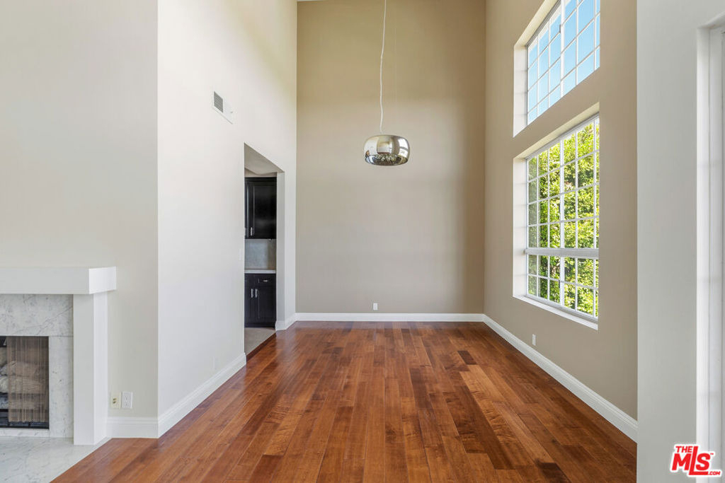 100 N Wetherly Drive - Photo 8