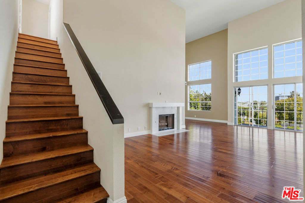 100 N Wetherly Drive - Photo 3