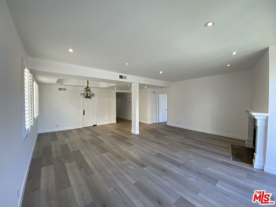 10271 Almayo Avenue - Photo 7