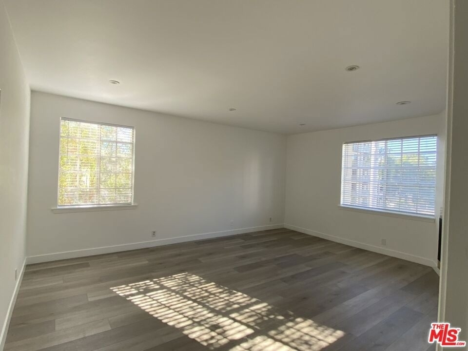 10271 Almayo Avenue - Photo 19