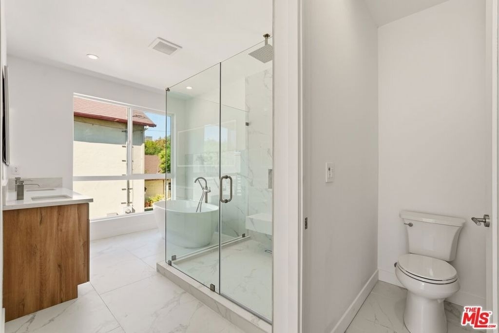 10917 Massachusetts Avenue - Photo 7