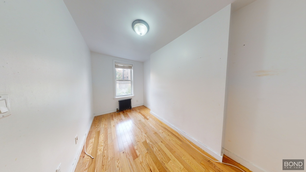 East 7th Street - Photo 9