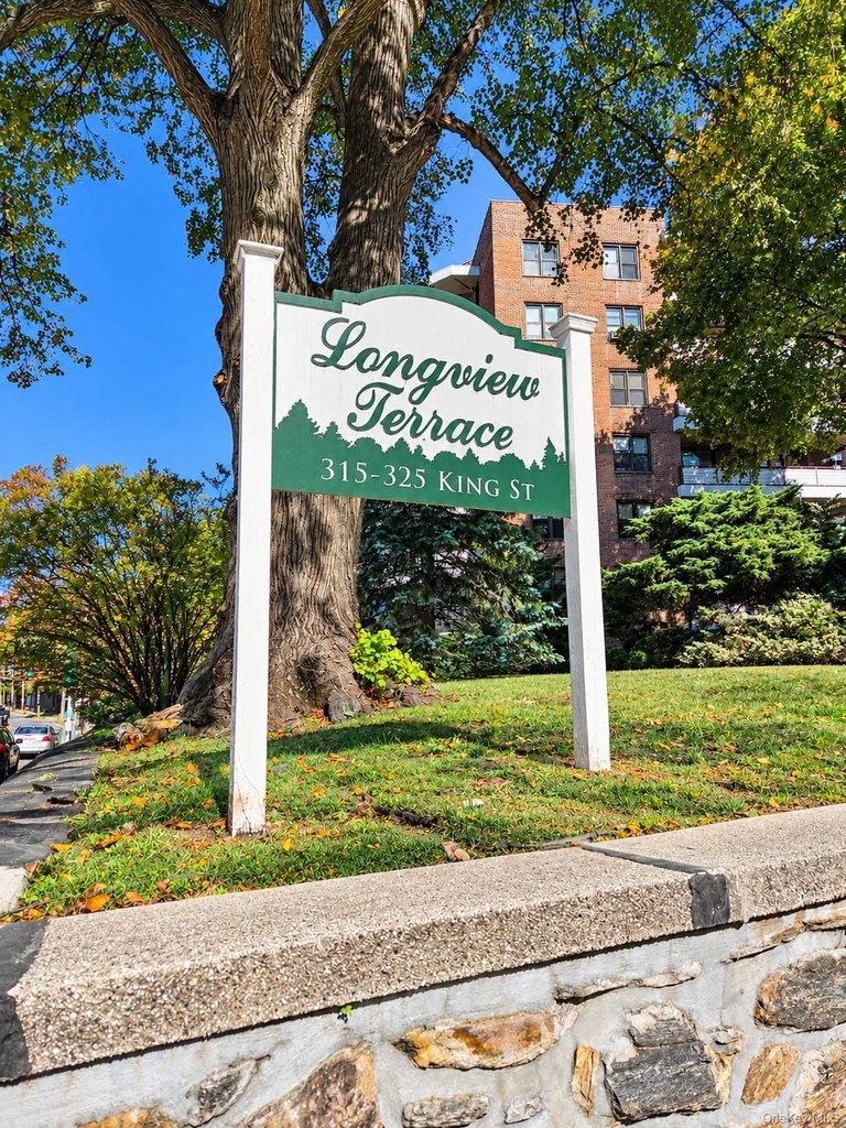 315 King Street - Photo 1