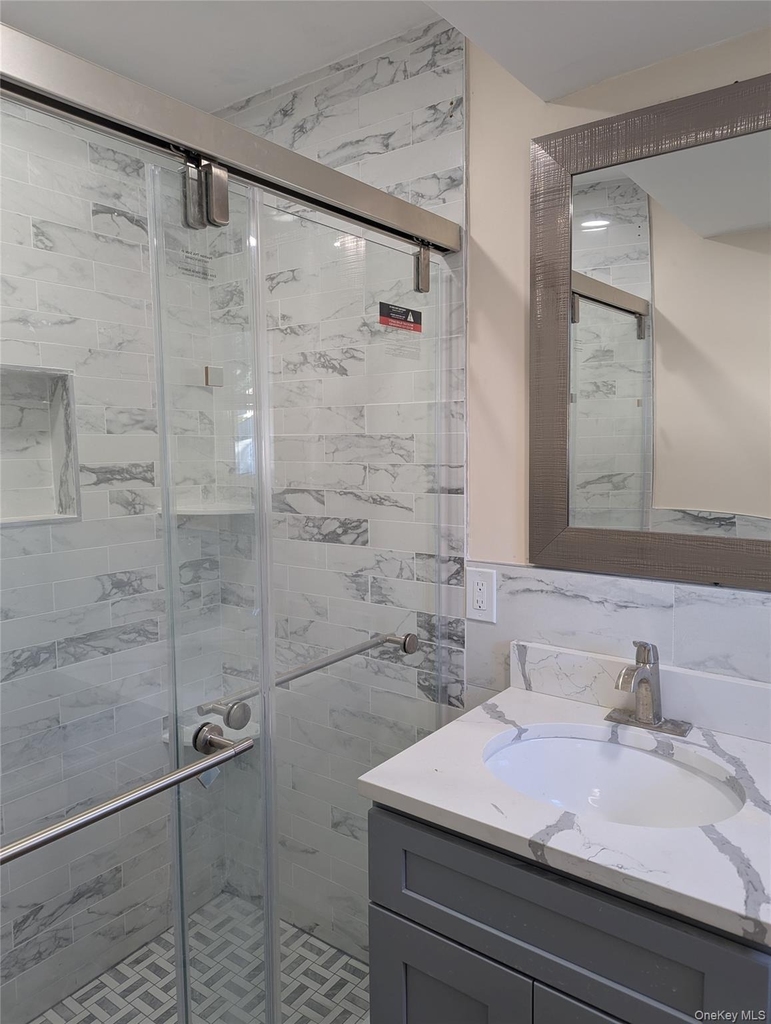 423 Clarice Boulevard - Photo 1