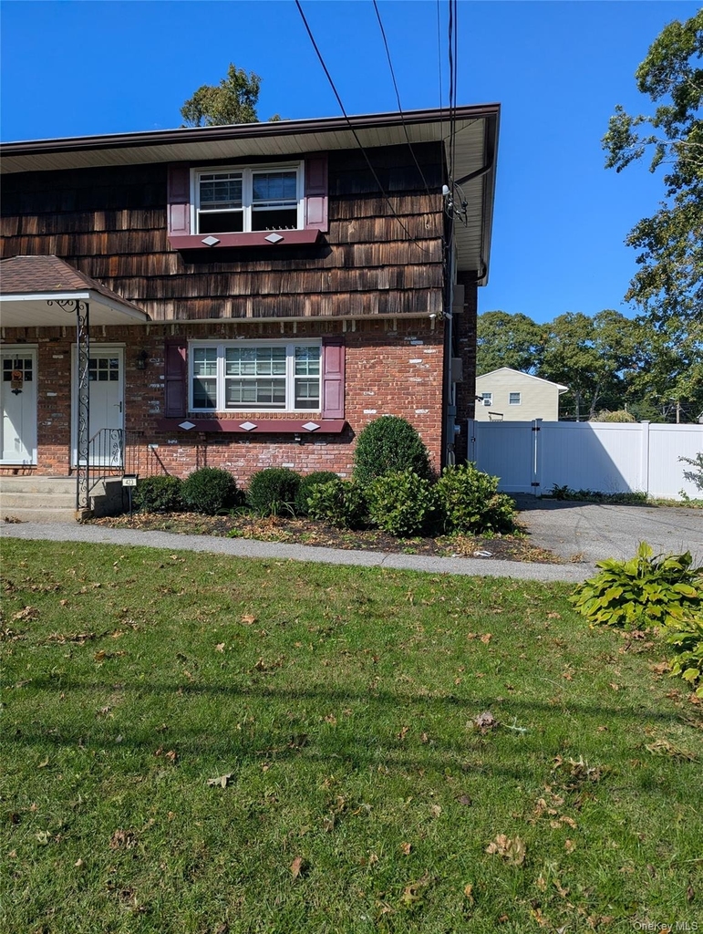 423 Clarice Boulevard - Photo 6